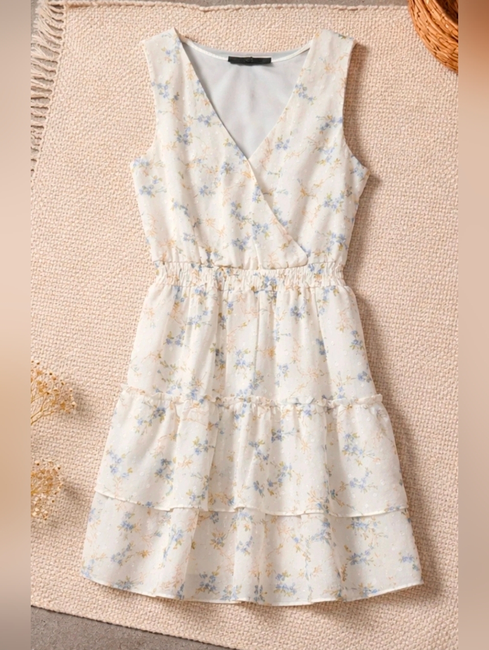 White Floral Sleeveless Tiered Mini Dress Blue Flowers Surplice Neck Small